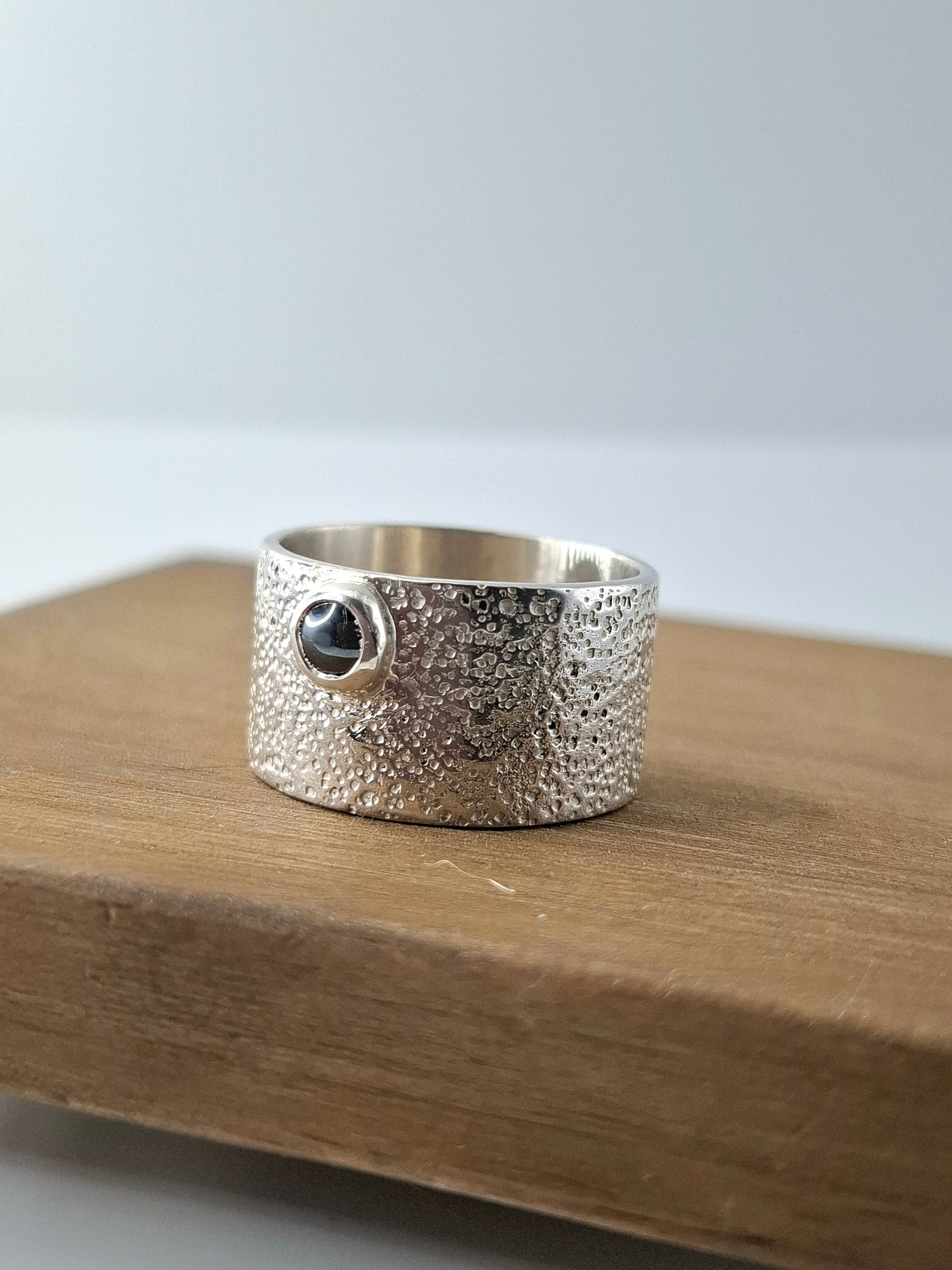 Textured Thick Band